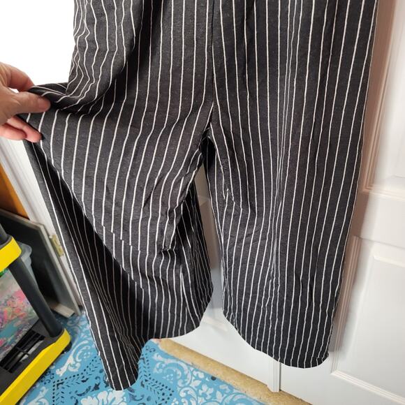 Simple Suzanne Betro Sleeveless V-Neck Jumpsuit Striped Black/White Size 4X - Picture 2 of 6